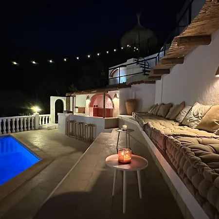 Beautiful With Pool And Stunning View * Boterías