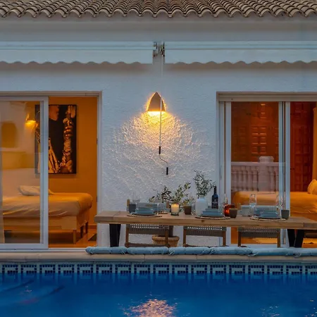 Beautiful With Pool And Stunning View Boterias