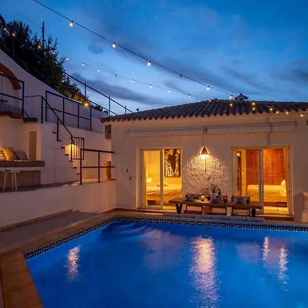 Beautiful With Pool And Stunning View Holiday home