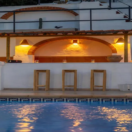 Prázdninový dům Beautiful With Pool And Stunning View