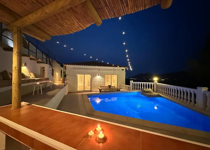 Beautiful With Pool And Stunning View * Boterías